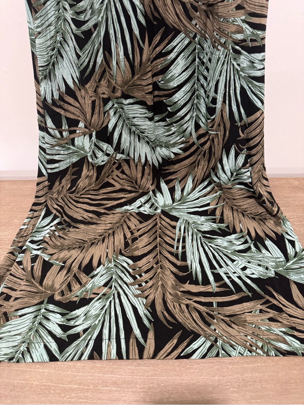 H&M Maxi Dress with Mint and Taupe Leaf Print | Very Good Condition - Picture 4 of 10